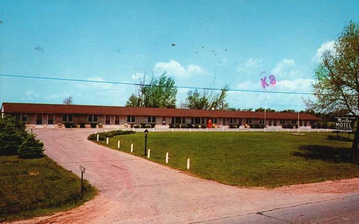Morley Motel - Old Postcard (newer photo)